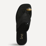 Contain Black Toe Ring Flat Sandals