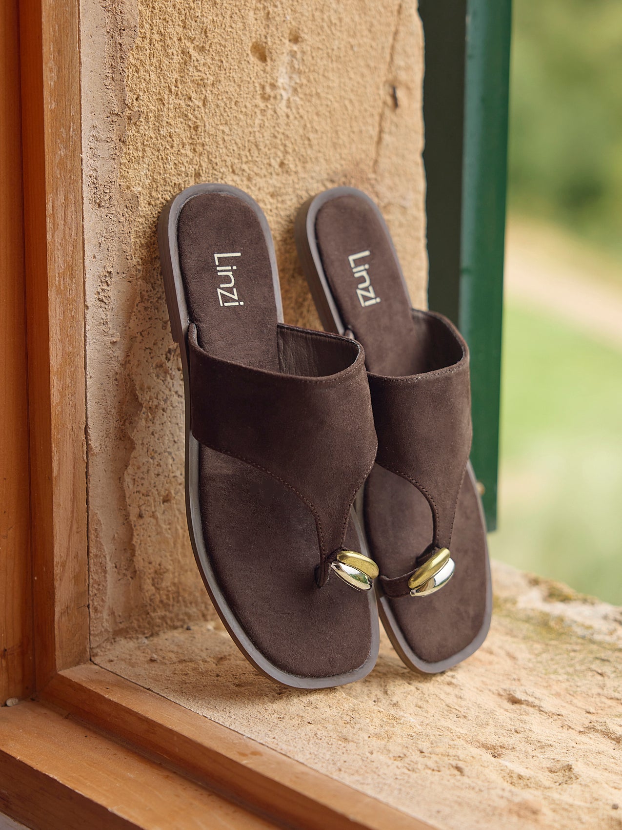 Toe-Post Sandals – Linzi