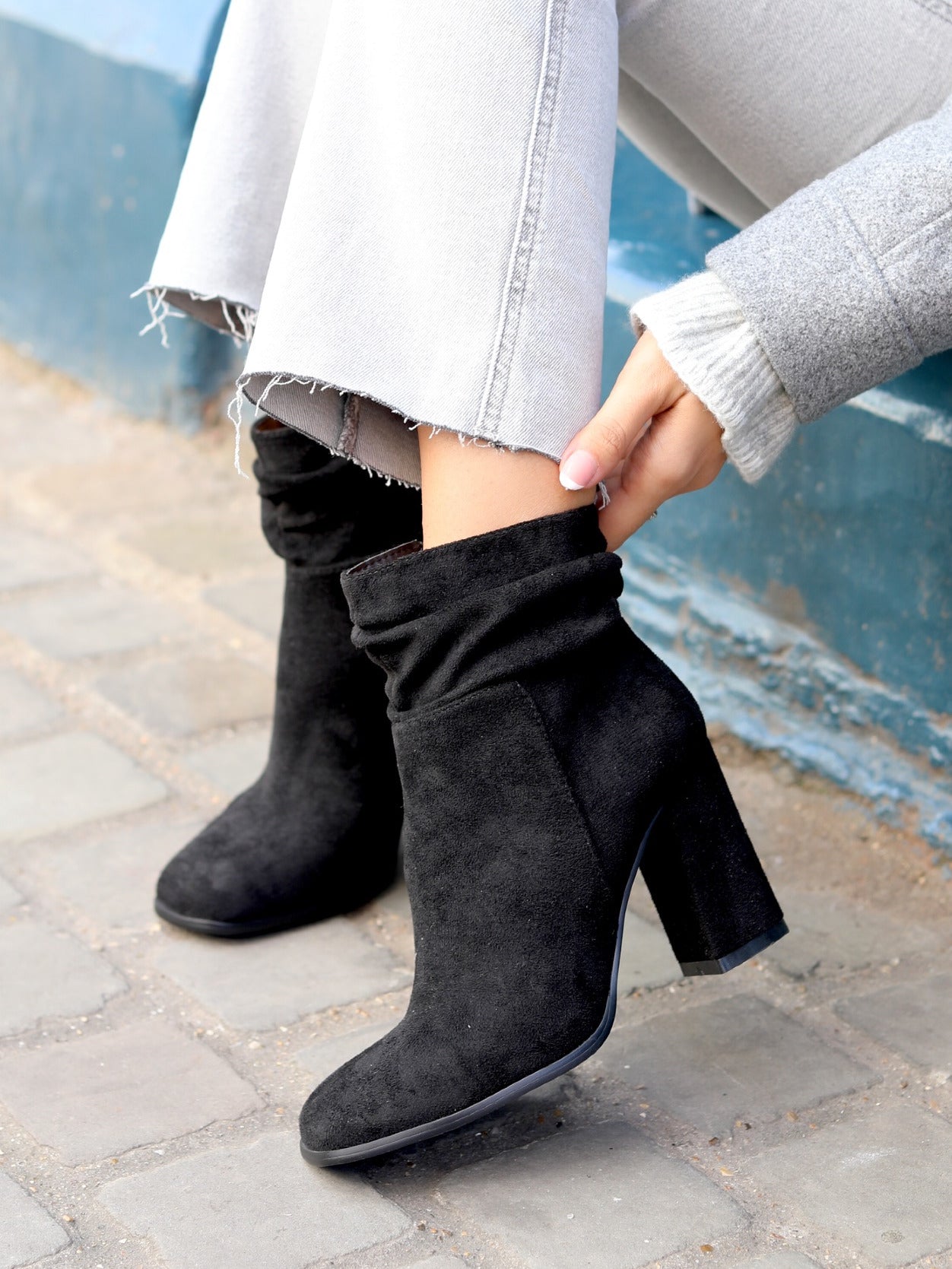 Black Faux Suede Ruched Square Toe Block Heeled Ankle Boot – Linzi