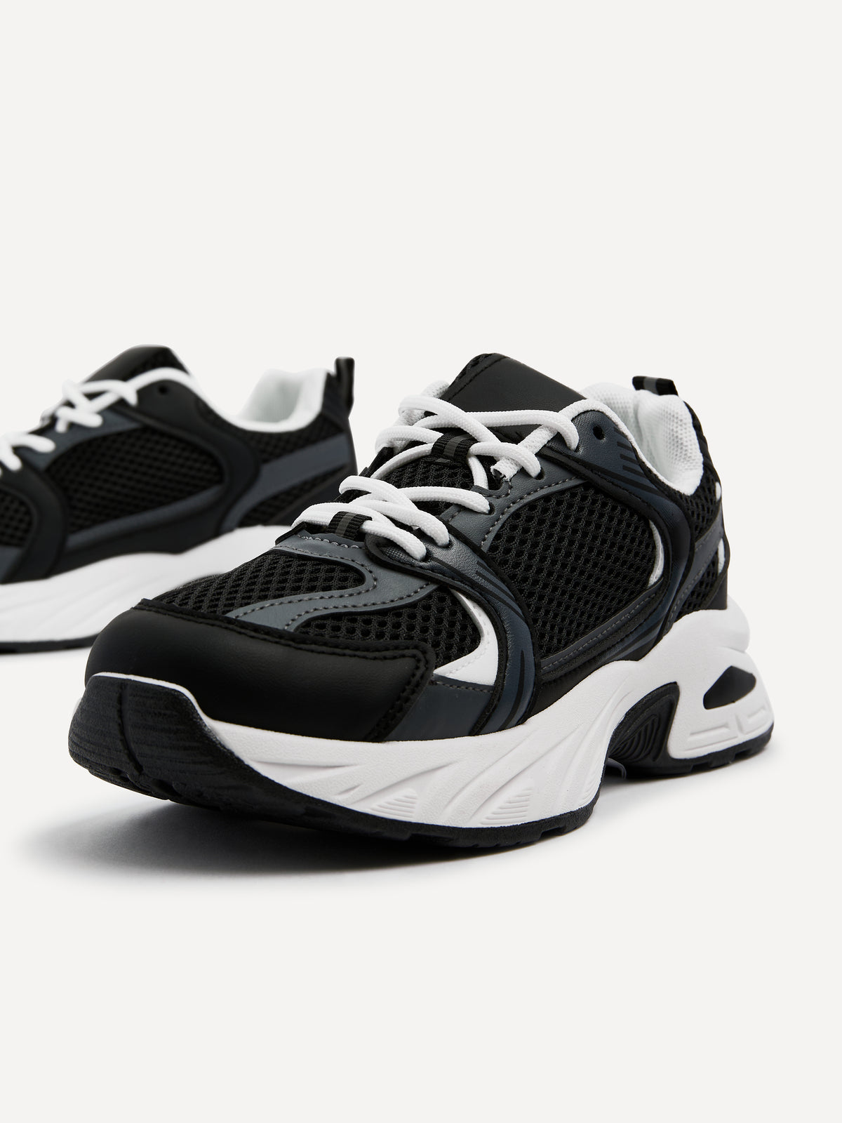 Venture Mesh Trainers
