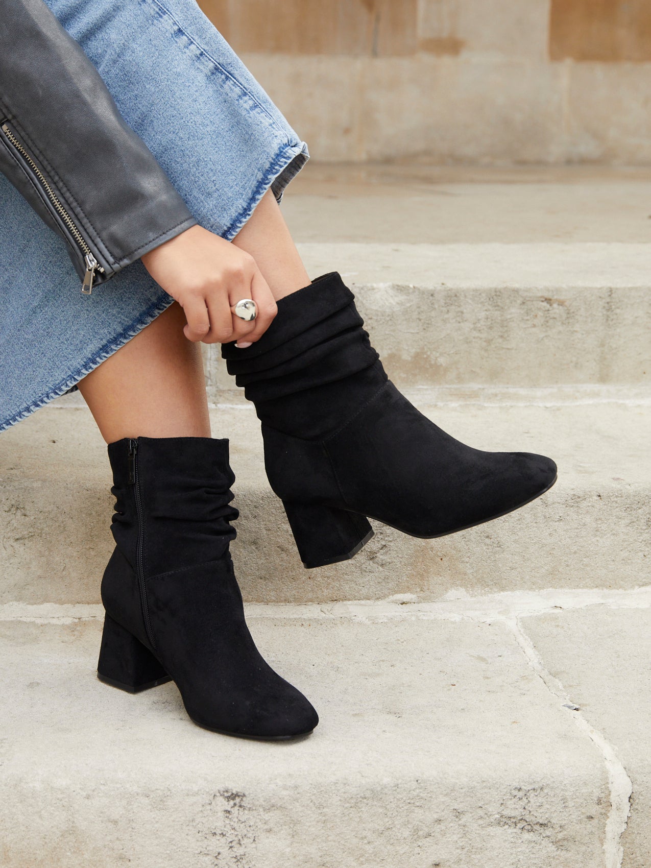 Wide Fit Black Faux Suede Ruched Heeled Ankle Boot – Linzi